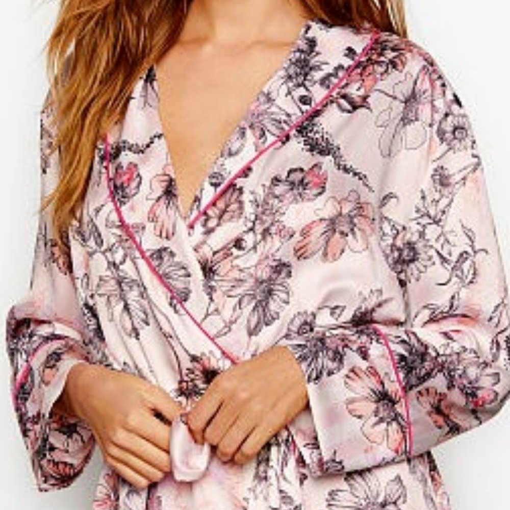 Bedtime Romper - Victoria's Secret - Medium - Picture 2 of 4